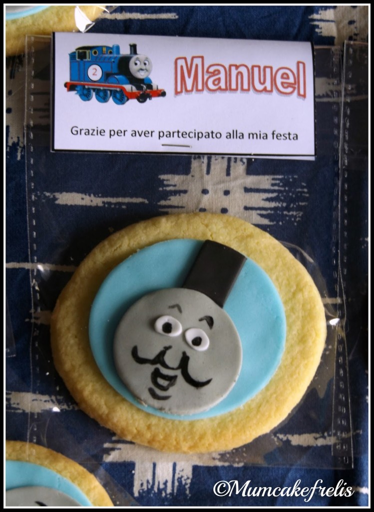 Thomas the Tank Engine cookies. I MUST make these 2nd birthday next year! Cake Cookies, Cookies Ideas, Thomas Cookies, Sugar Cookies
