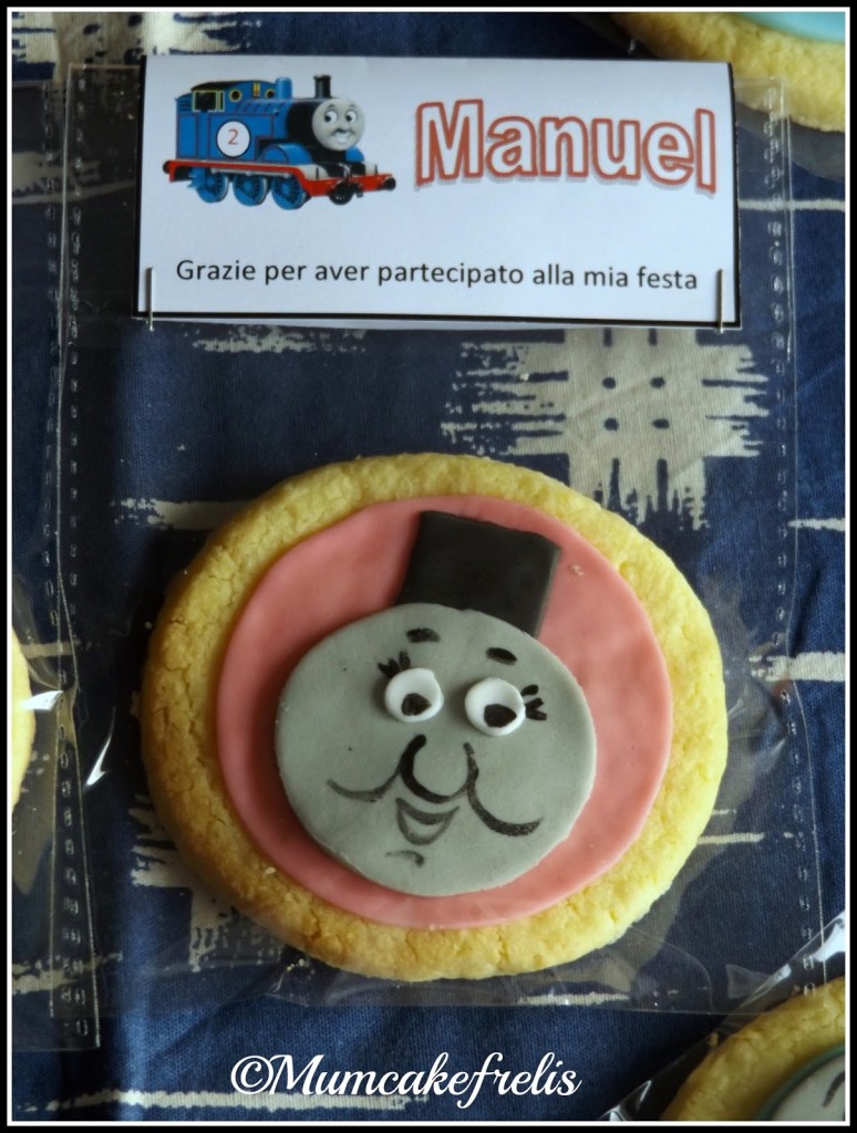 Thomas the Tank Engine cookies. I MUST make these 2nd birthday next year! Cake Cookies, Cookies Ideas, Thomas Cookies, Sugar Cookies
