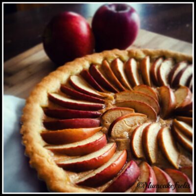 crostata di mele e nocciole