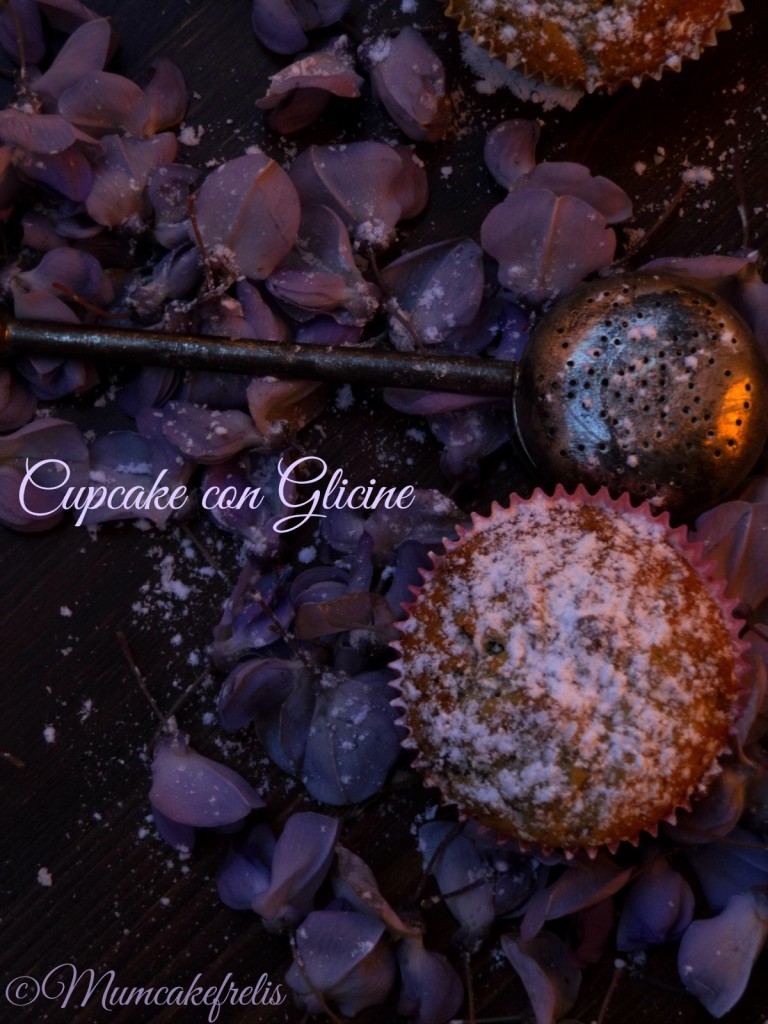 Cupcake with Wisteria flowers recipes ricetta vegana cupcake con glicine