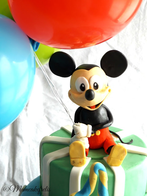 Torta Topolino in pasta di zucchero pdz con palloncini 1st Birthday Mickey Mouse Cake Ideas & Inspirations
