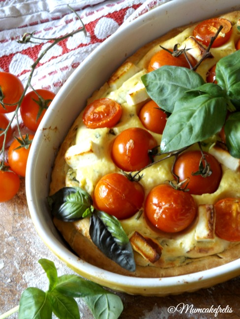 Torta salata con formaggio di capra e pomodorini