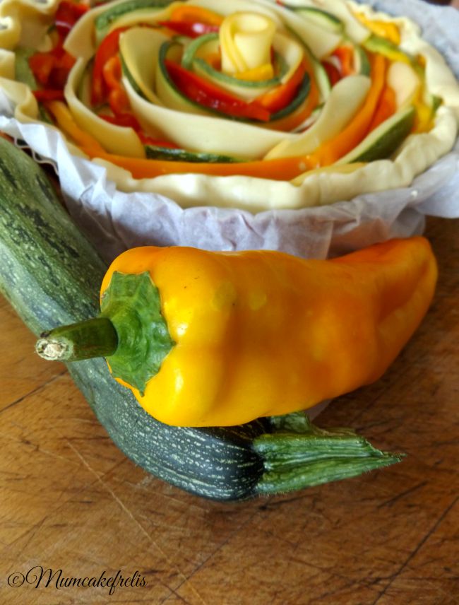 Come fare una torta salata di verdure con decorazione a girandola, pie with vegetables Catherine wheel 