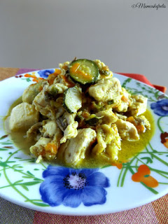 Ricetta del pollo al curry con zucchine e carote, ricetta facile e veloce, Se siete stanchi del solito petto di pollo e cercate qualcosa di nuovo e più gustoso la ricetta del “Pollo al curry” è quella che fa per voi.