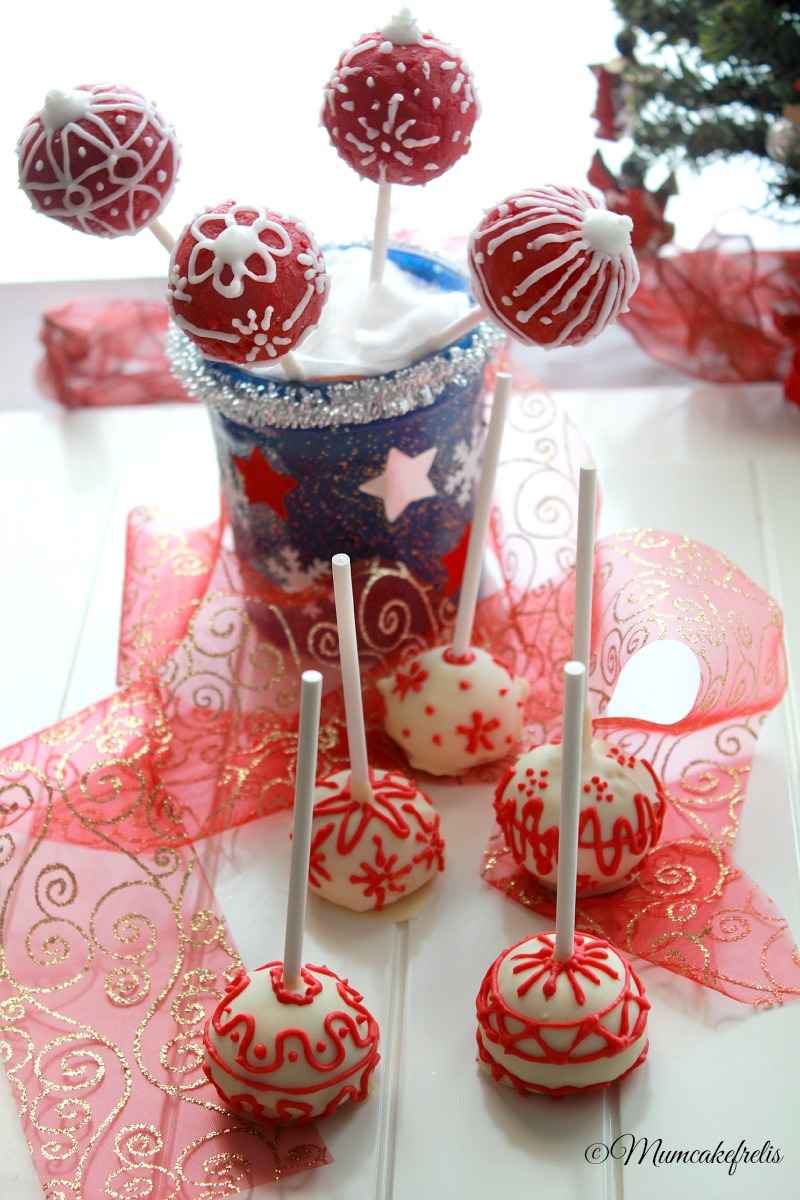 cakepops natalizi bianchi e rossi