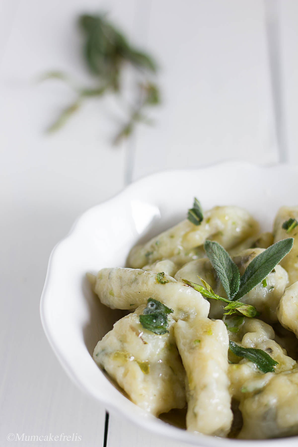 gnocchi con germogli di luppolo