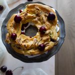 Paris Brest con panna e ciliegie