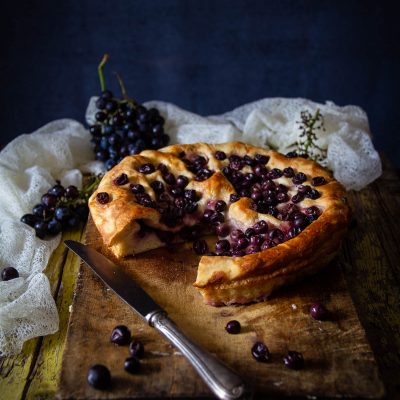 ricetta della schiacciata ciaccia Toscana con uva canaiola