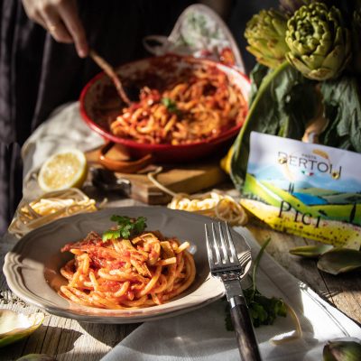 la ricetta dei pici con sugo di carciofi