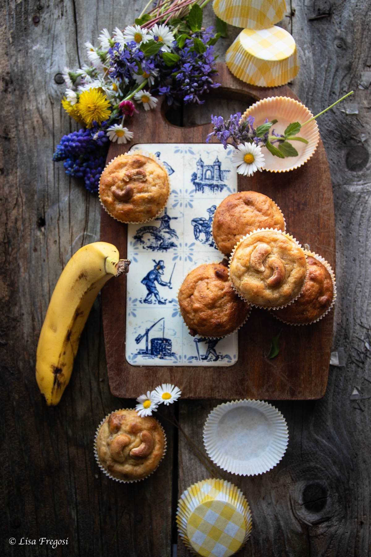 muffin con banane e noci di macadamia