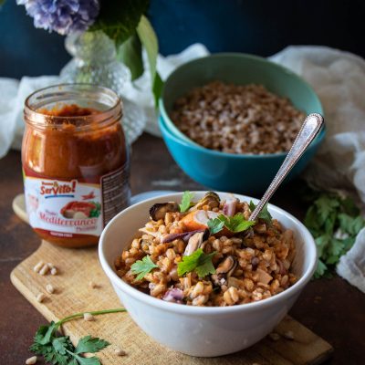 insalata di farro estiva con frutti di mare