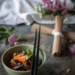 spaghetti soba in zuppa di miso