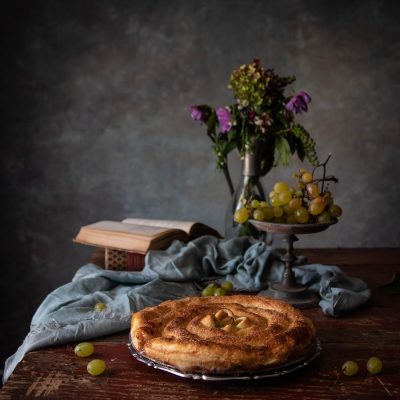 torta veloce con uva e marmellata di uvaspina