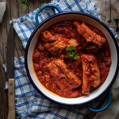 costine di maiale al sugo