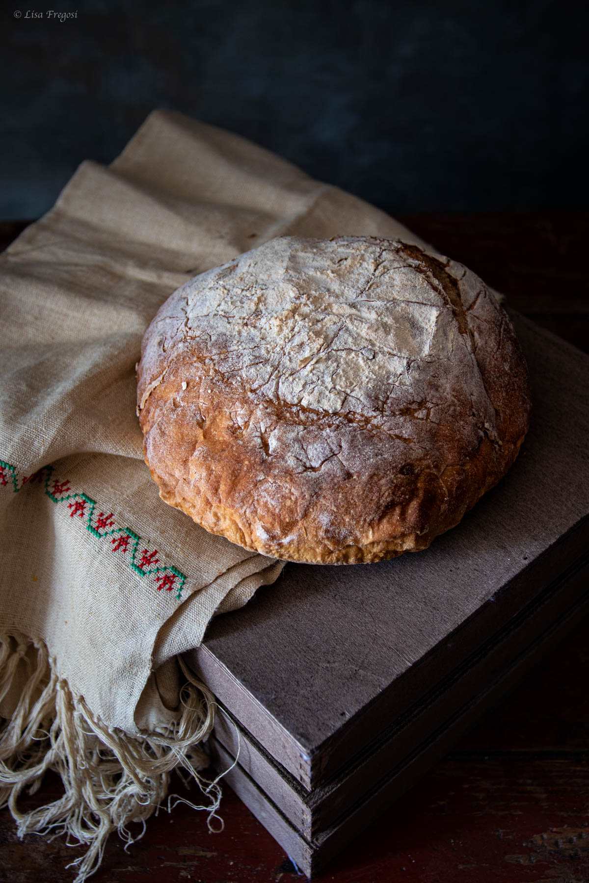 pane senza impasto cotto nella pentola di ghisa