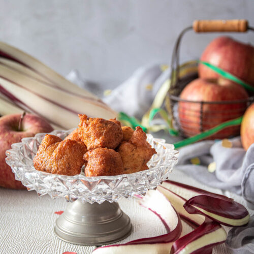 frittelle di carnevale con mele, ricotta e radicchio tardivo di Treviso