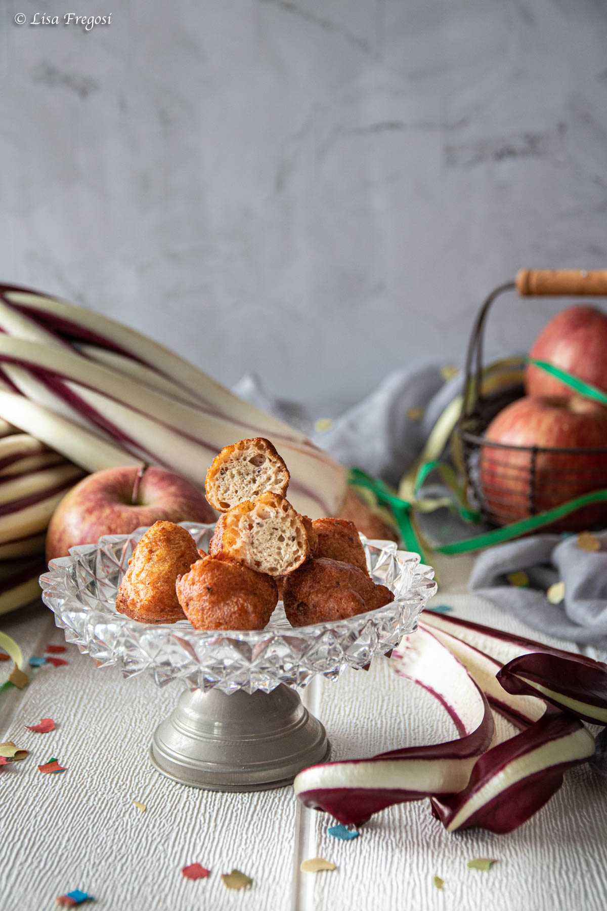 frittelle di carnevale con mele, ricotta e radicchio tardivo di Treviso