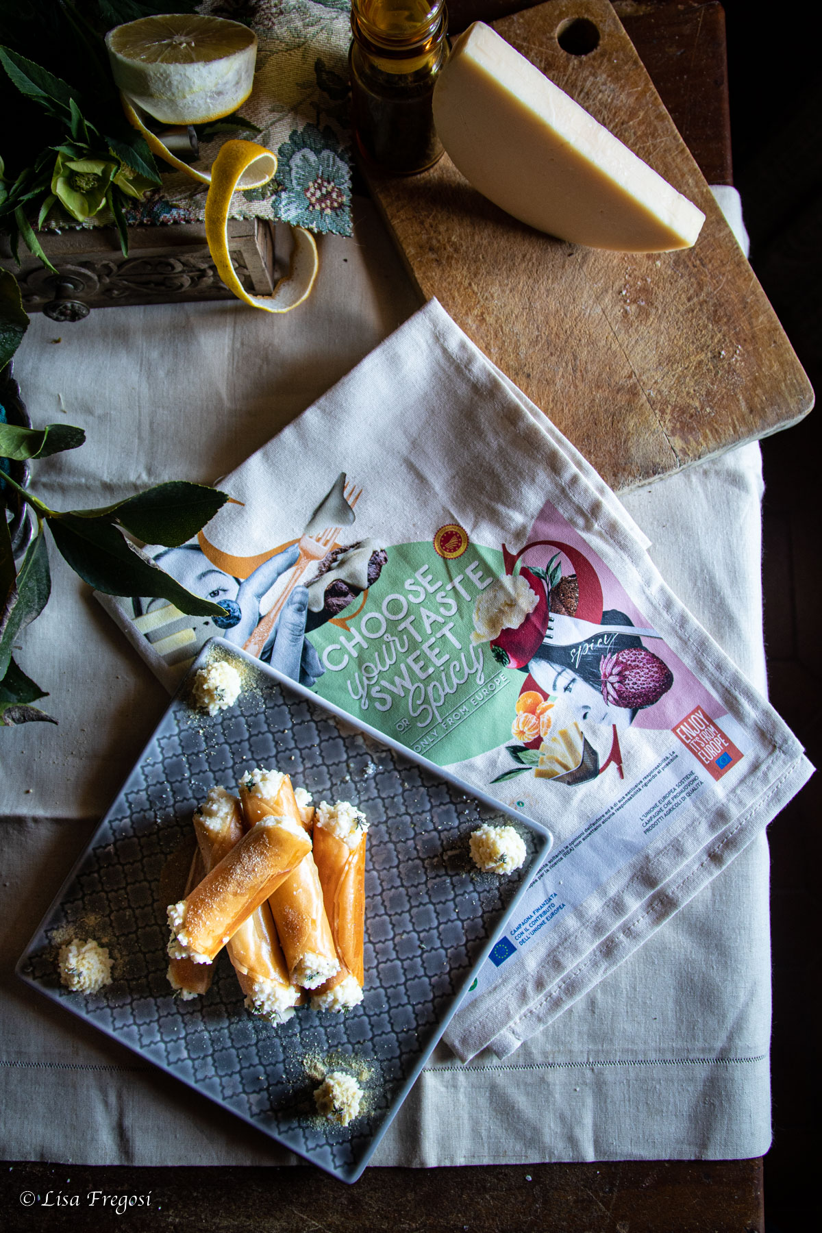 cannoli di pasta fillo con mousse di Provolone Valpadana DOP